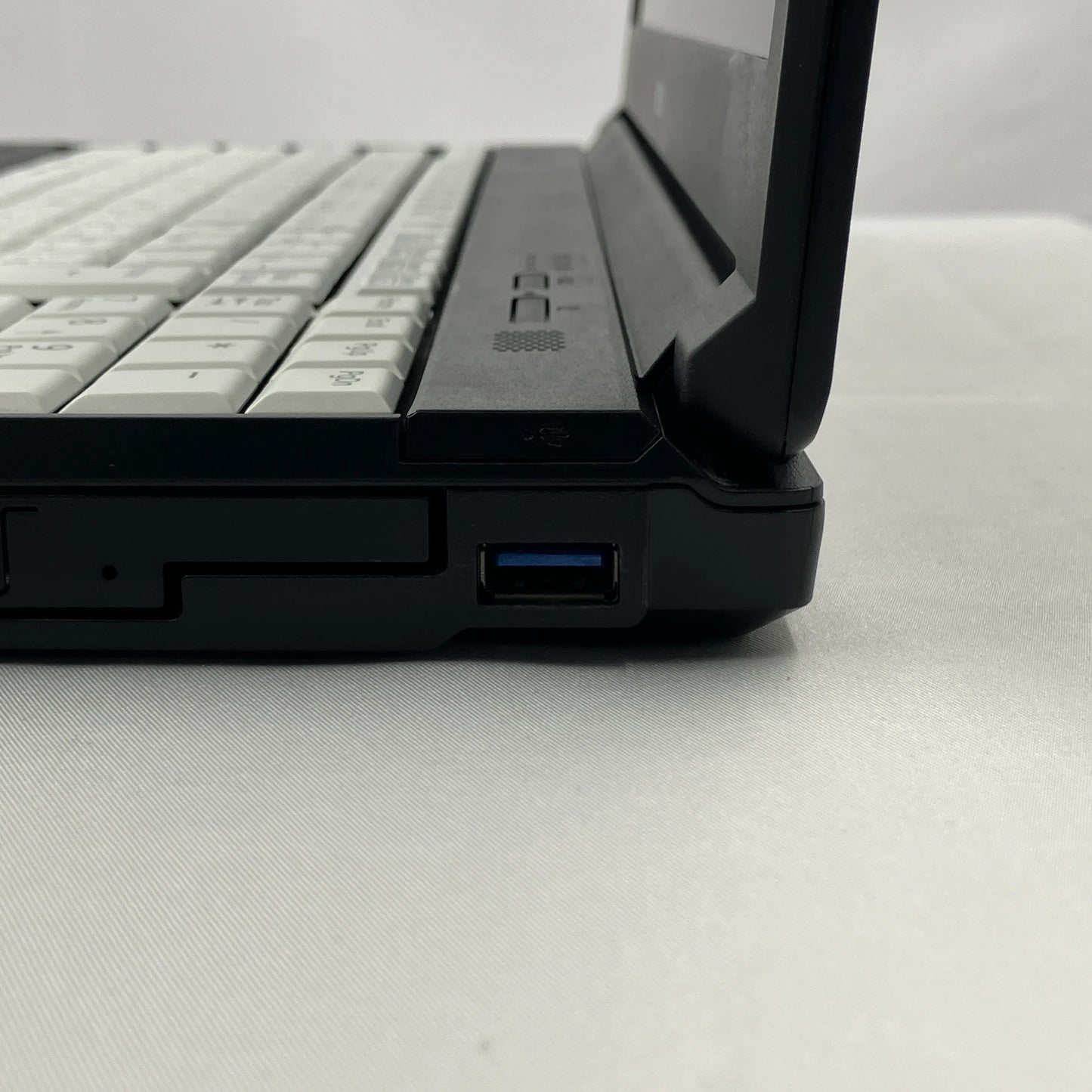【中古Bランク】富士通 LIFEBOOK A579 Core i5 8365U/メモリ 8GB/SSD 256GB/15.6インチ/マルチドライブ/Windows 11 Pro