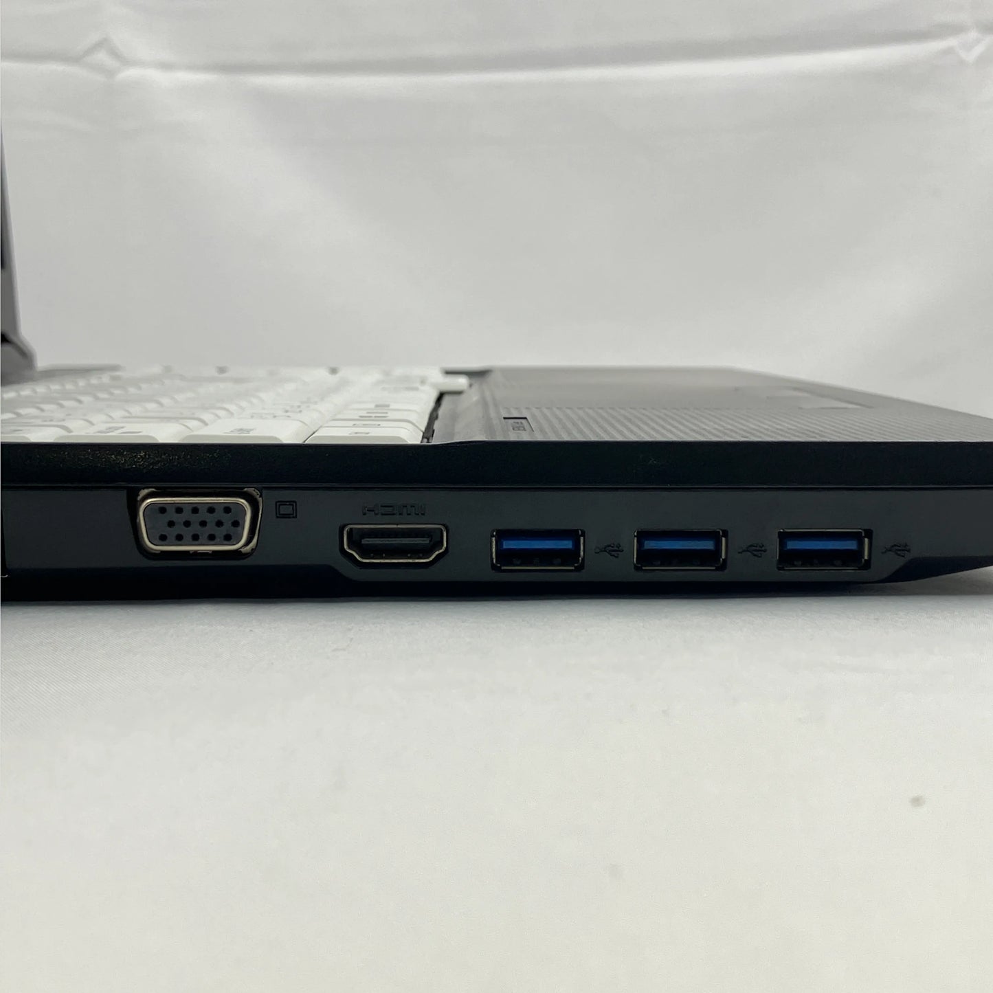 【中古Bランク】富士通 LIFEBOOK A579 Core i5 8365U/メモリ 8GB/SSD 256GB/15.6インチ/マルチドライブ/Windows 11 Pro