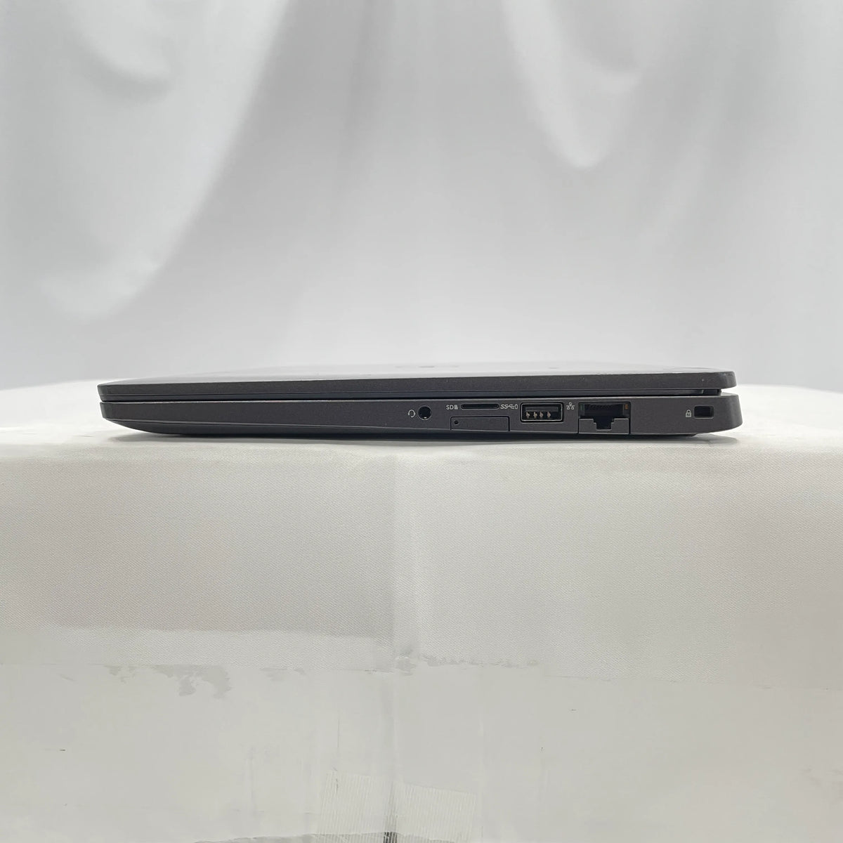 【中古Cランク】Dell Latitude 5300 Core i5 8365U/メモリ 16GB/SSD 256GB/13.3インチ フルHD/Windows 11 Pro