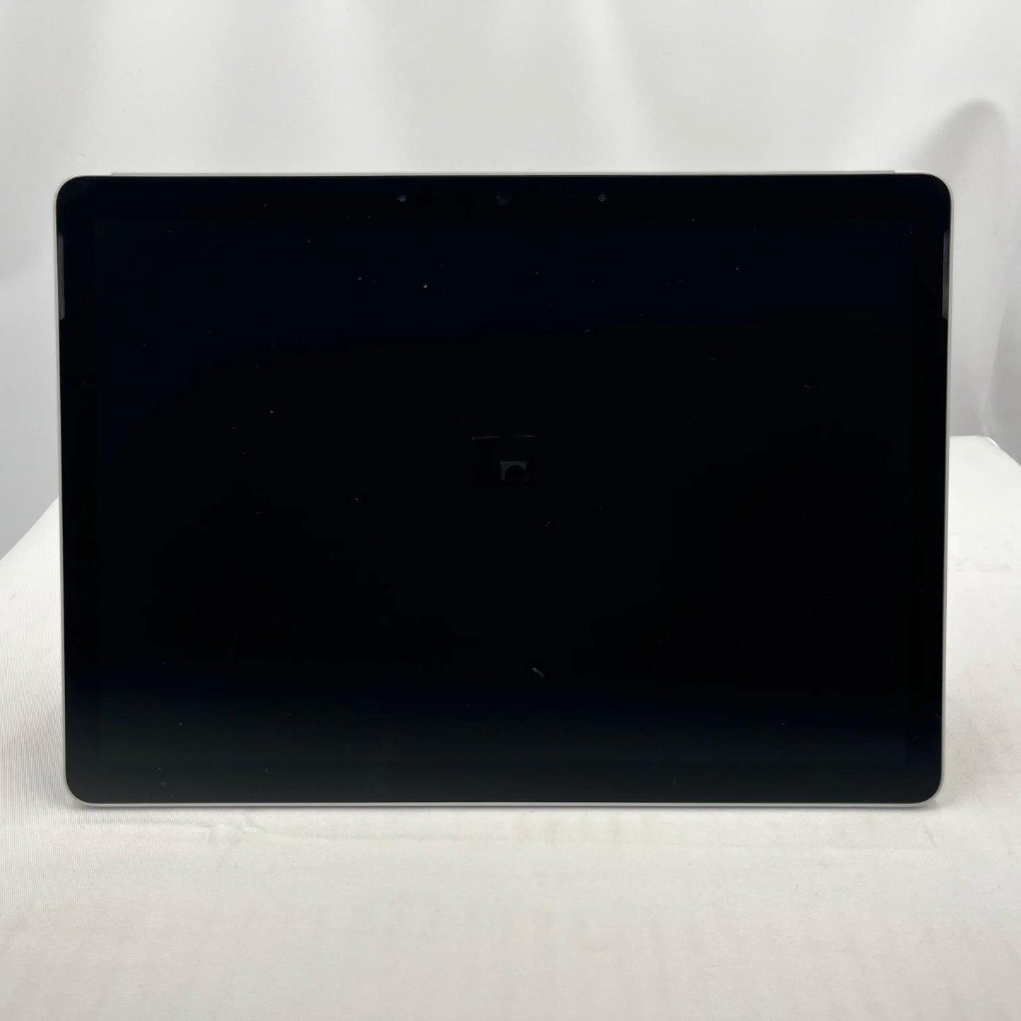【中古Aランク】Microsoft Surface Go 2 Core m3 8100Y/メモリ 8GB/SSD 256GB/10.5インチ/Windows 11 Pro