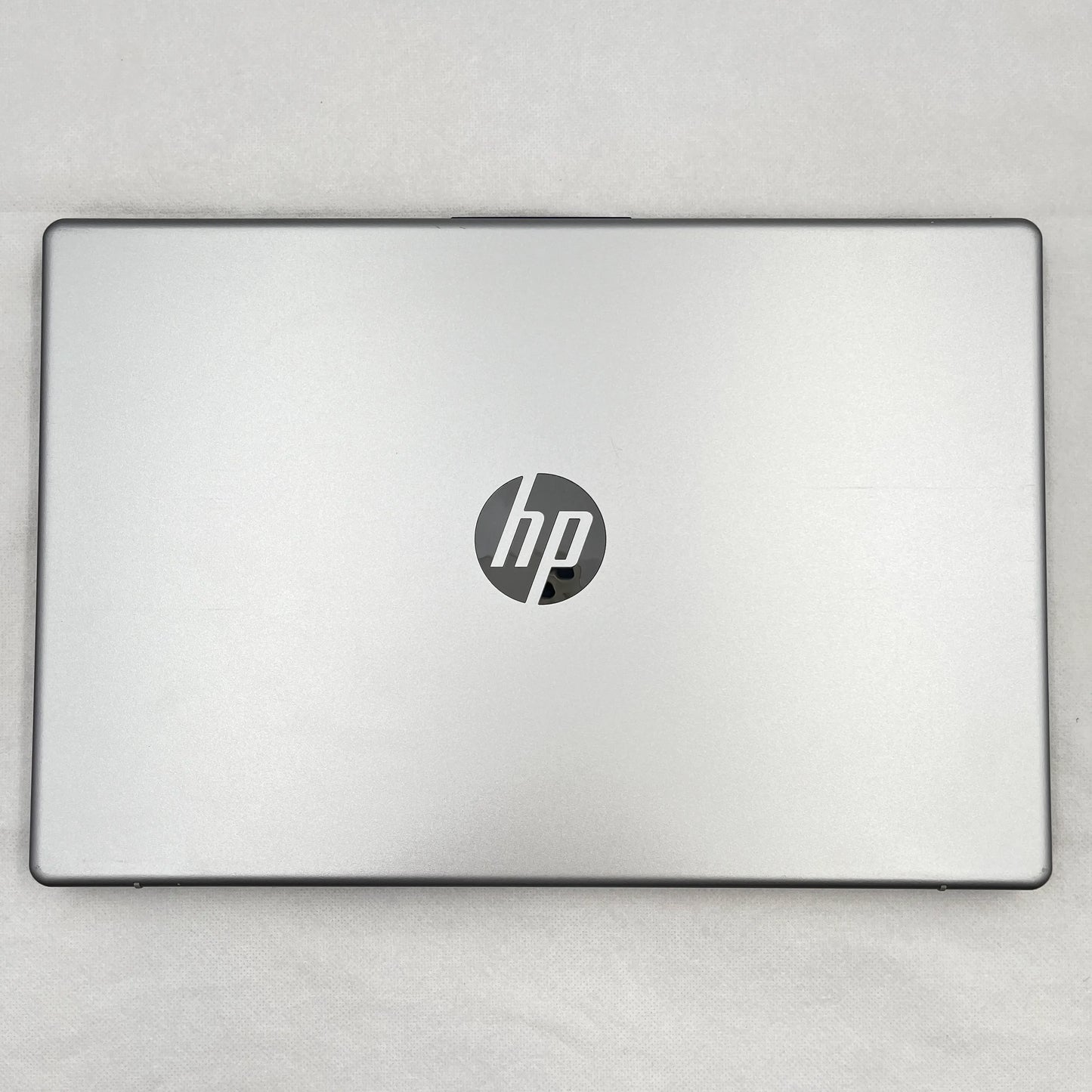 【中古Aランク】HP Laptop 14-em0002AU Athlon Silver 7120U/メモリ4GB/SSD 128GB/14インチ フルHD/Windows 11 Pro