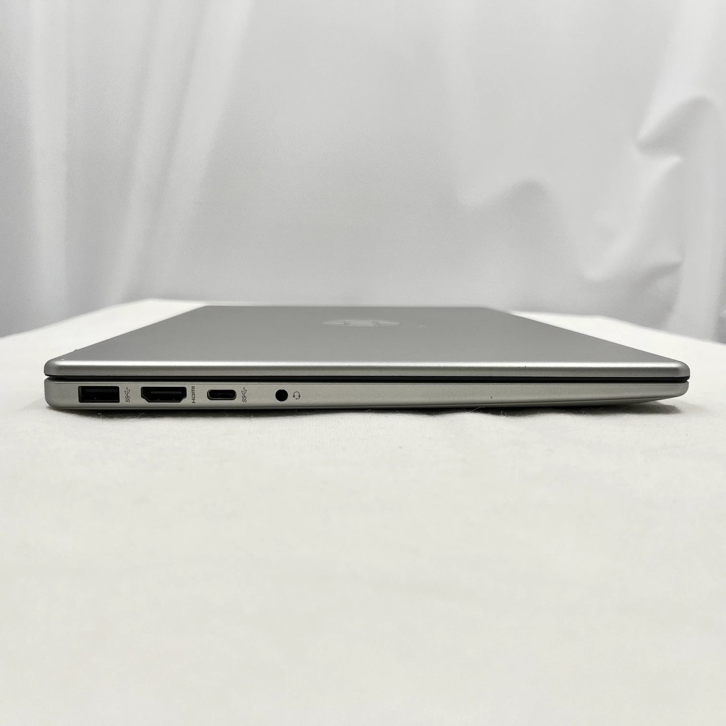 【中古Aランク】HP Laptop 14-em0002AU Athlon Silver 7120U/メモリ4GB/SSD 128GB/14インチ フルHD/Windows 11 Pro
