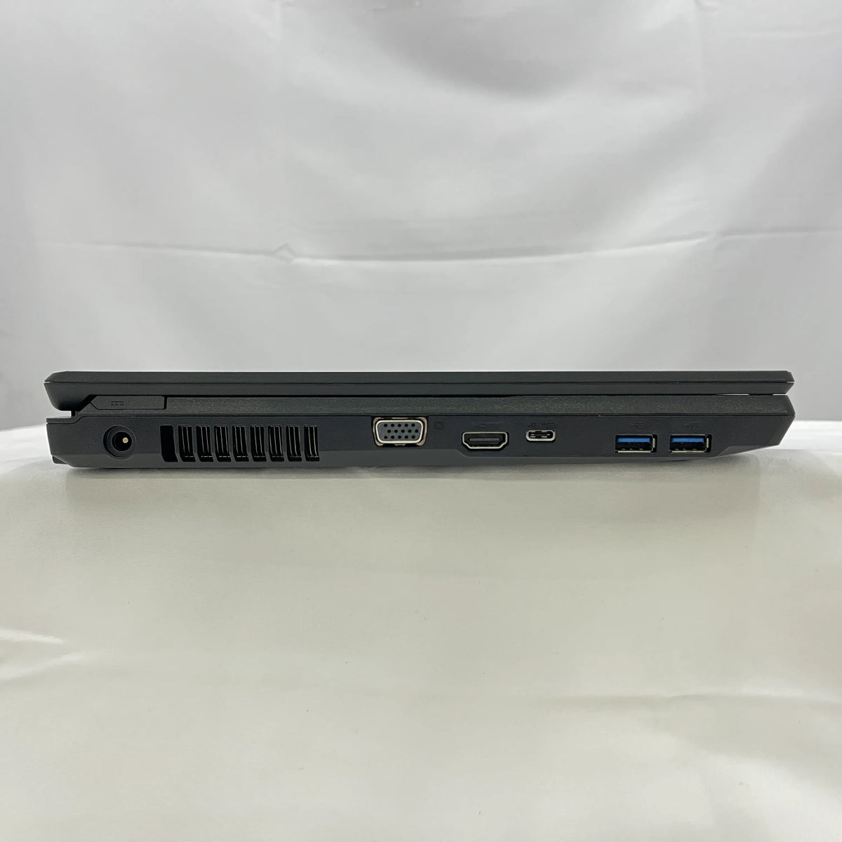 【中古Bランク】富士通 LIFEBOOK A5511 Core i5 1145G7/メモリ 8GB/SSD 256GB/15.6インチ/DVD-ROM/Windows 11 Pro
