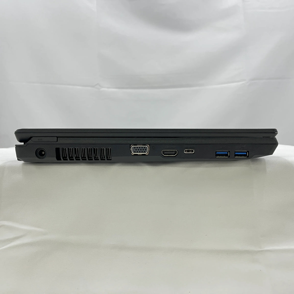 【中古Bランク】富士通 LIFEBOOK A5511 Core i5 1145G7/メモリ 8GB/SSD 256GB/15.6インチ/DVD-ROM/Windows 11 Pro