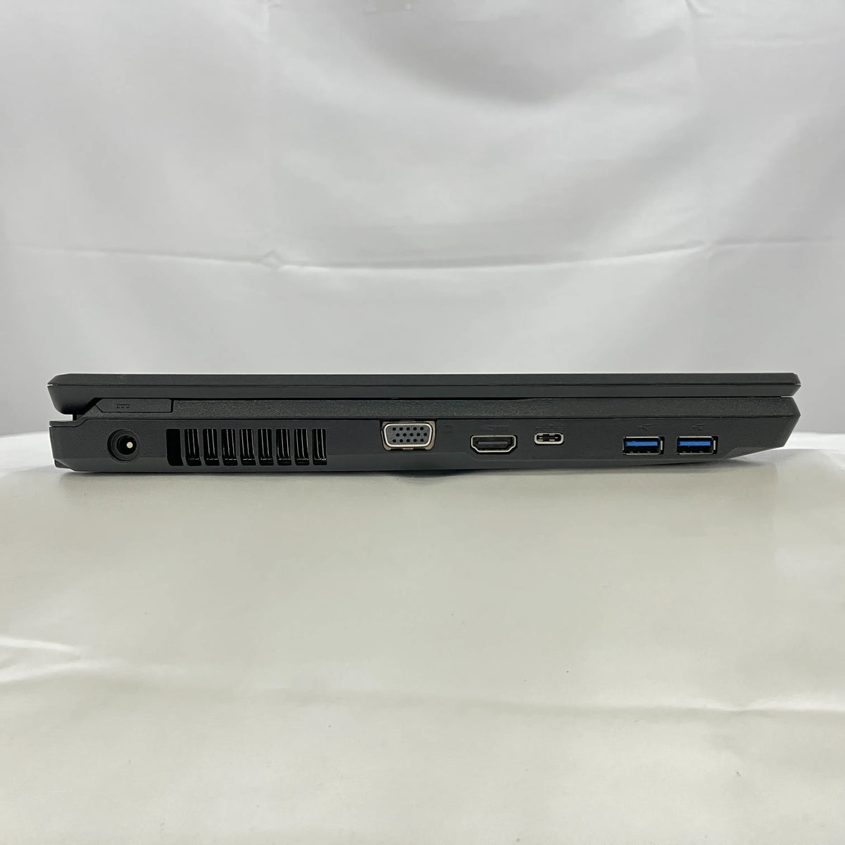 【中古Bランク】富士通 LIFEBOOK A5511 Core i5 1145G7/メモリ 8GB/SSD 256GB/15.6インチ/DVD-MULTI/Windows 11 Pro