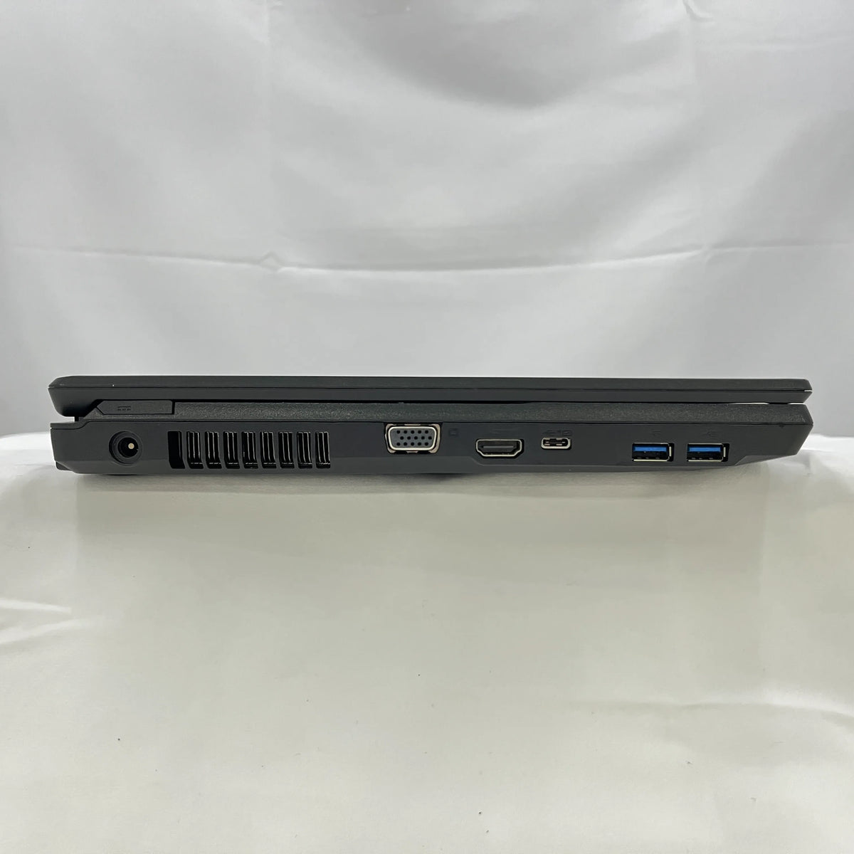 【中古Cランク】富士通 LIFEBOOK A5511 Core i5 1145G7/メモリ 8GB/SSD 256GB/15.6インチ/DVD-ROM/Windows 11 Pro