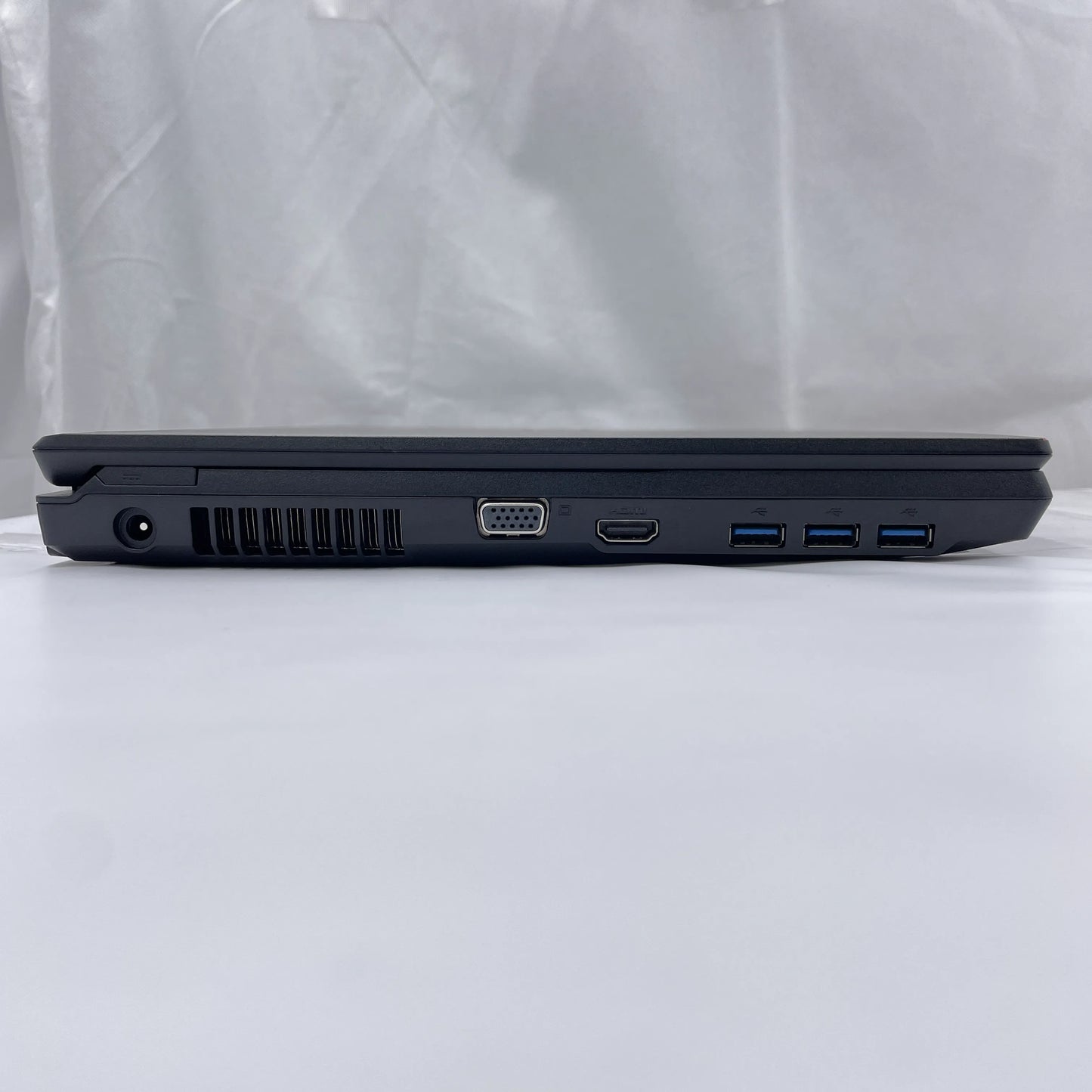 【中古Bランク】富士通 LIFEBOOK A5510/DX Core i3 10110U/メモリ8GB/SSD 256GB/15.6インチ/DVD-MULTI/Windows 11 Pro