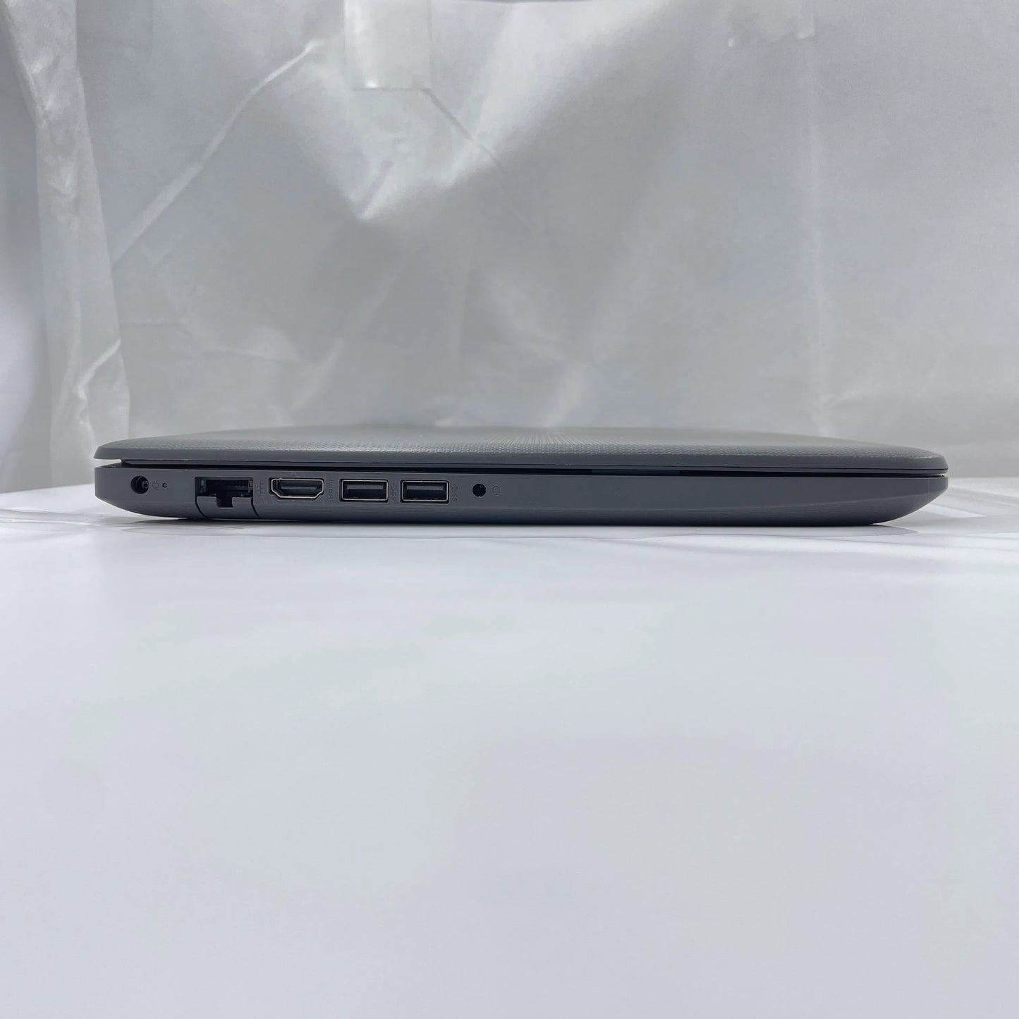 【中古Aランク】HP 250 G7 Core i5 8265U/メモリ 8GB/SSD 256GB/15.6インチ/DVD-MULTI/Windows 11 Pro