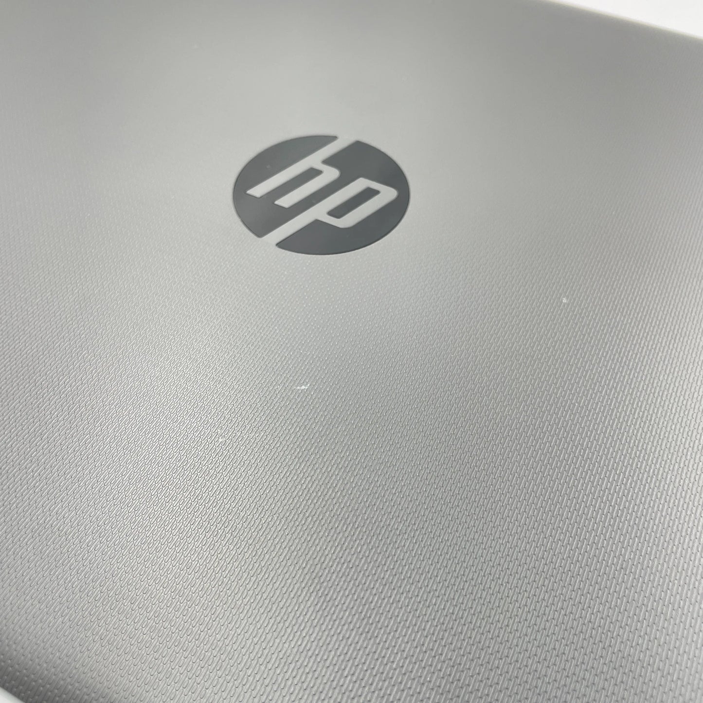 【中古Aランク】HP 250 G7 Core i5 8265U/メモリ 8GB/SSD 256GB/15.6インチ/DVD-MULTI/Windows 11 Pro