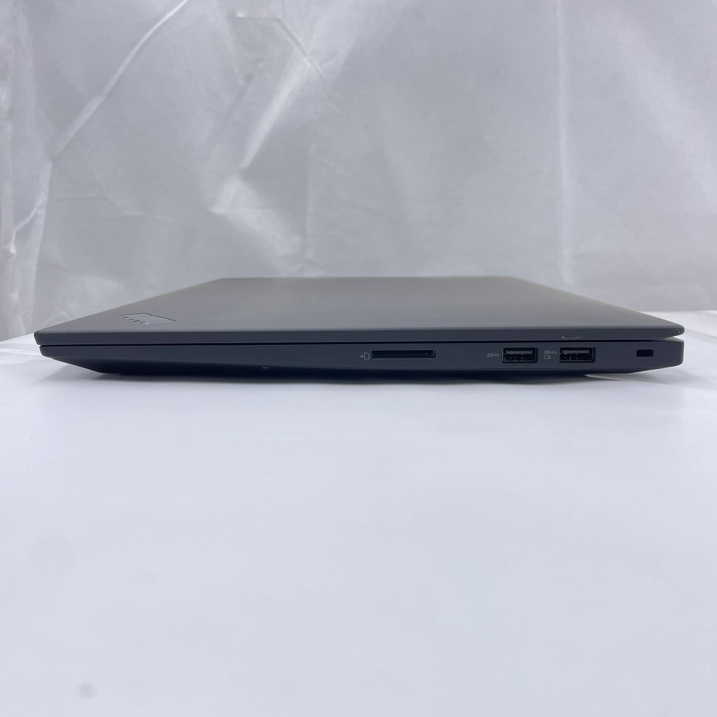 【中古Aランク】Lenovo ThinkPad P1 Gen 4 Core i7 11800H/メモリ 16GB/SSD 512GB/16インチ/Windows 11 Pro