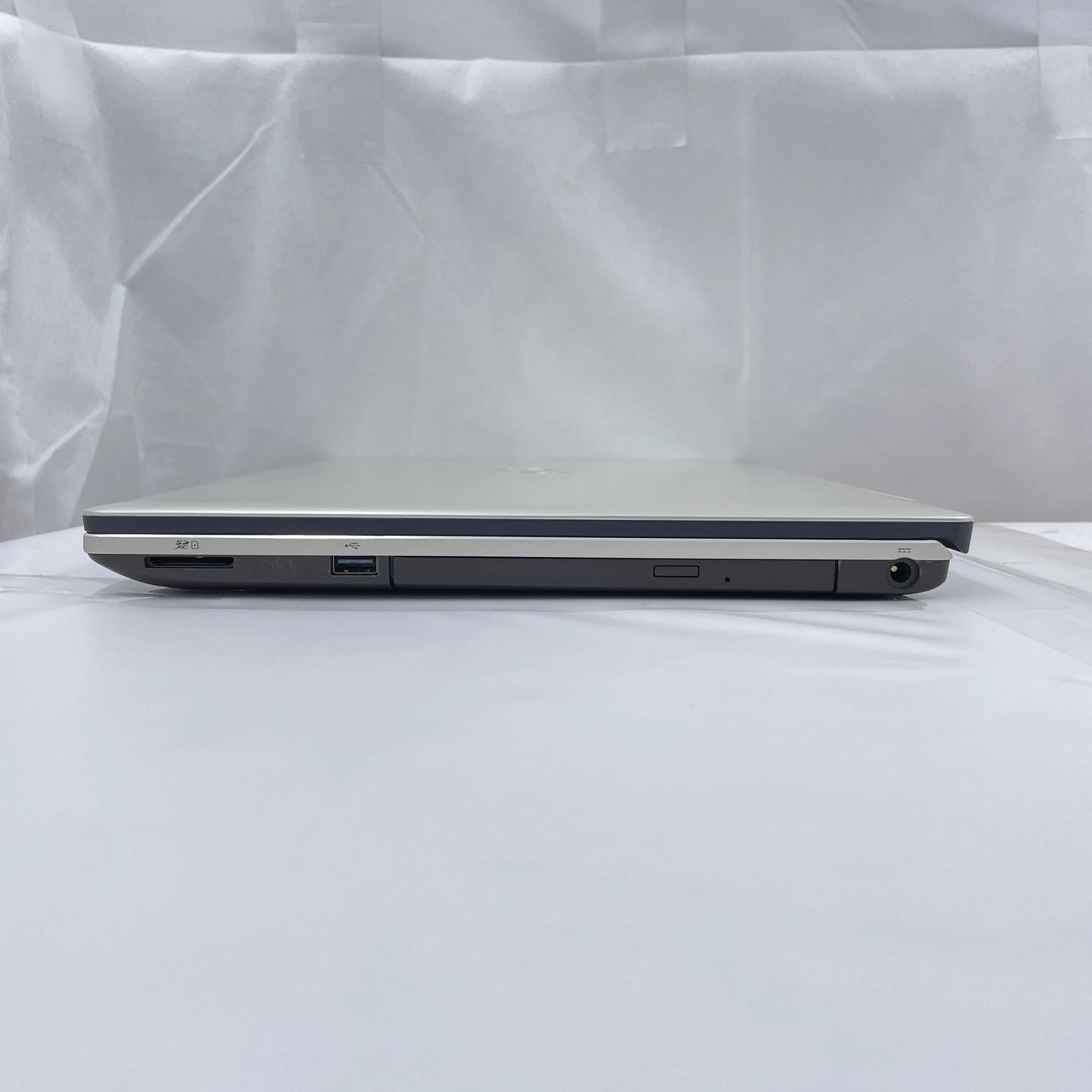 【中古Bランク】富士通 LIFEBOOK NH78/E3 Ryzen 7 4700U/メモリ 8GB/SSD 256GB/17.3インチ フルHD/BD-MULTI/Windows 11 Home