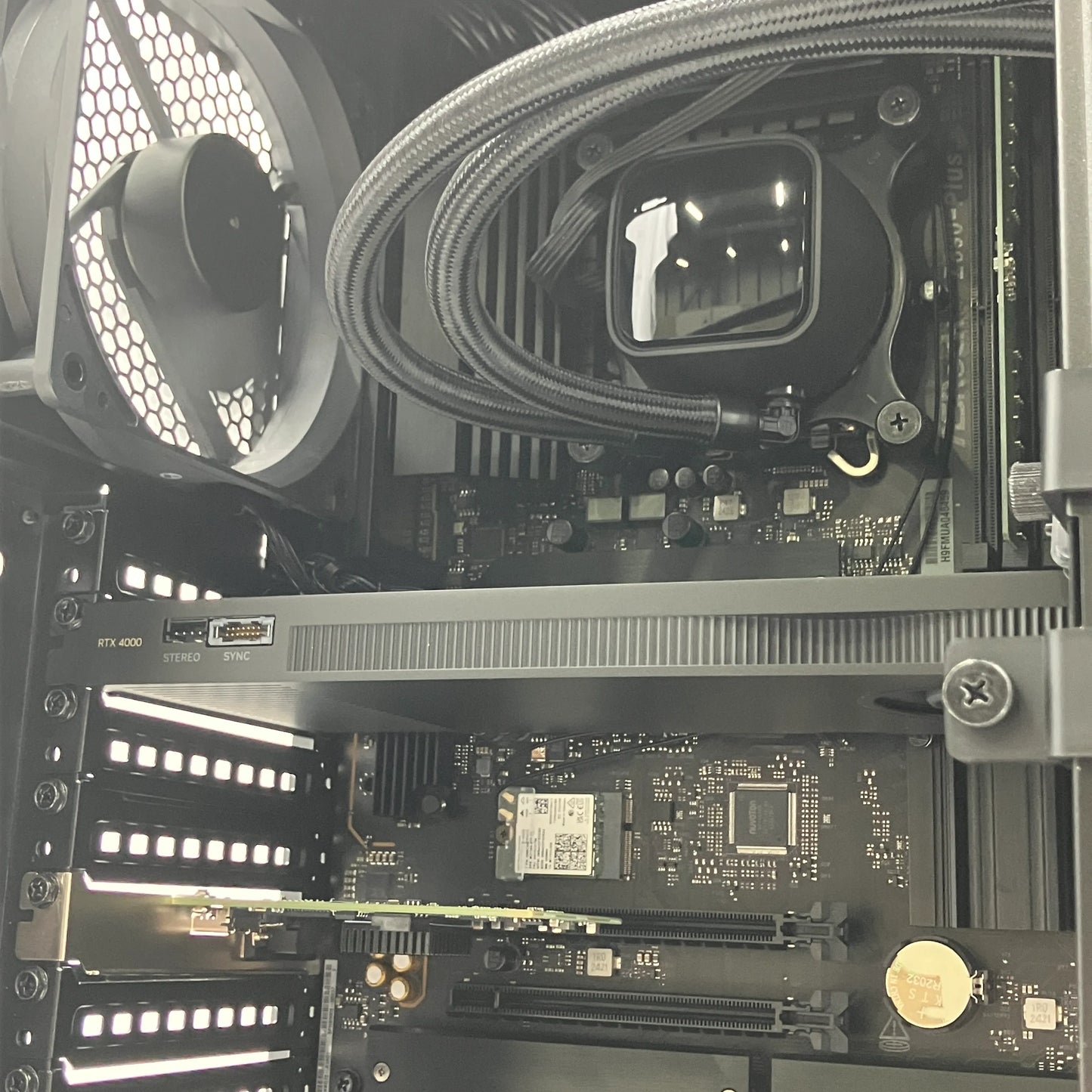 【中古Aランク】マウスコンピューター DAIV FX-I7N40 Core Ultra 7 265K/メモリ 64GB/SSD 2TB/NVIDIA RTX 4000 Ada/Windows 11 Pro